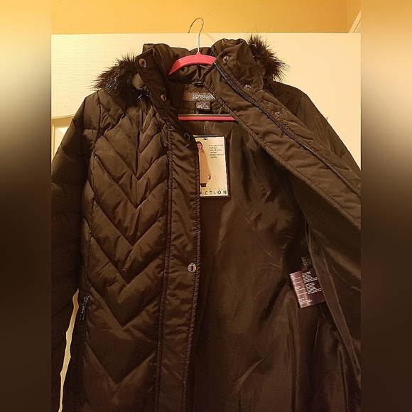 Kenneth Cole Reaction Women's Faux Fur Trim Hooded Puffer Coat Size Medium - Picture 4 of 6